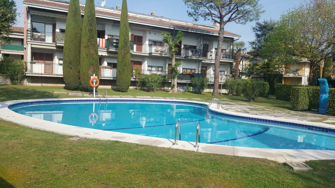 Lucky Apartment 2 Sirmione Exterior photo